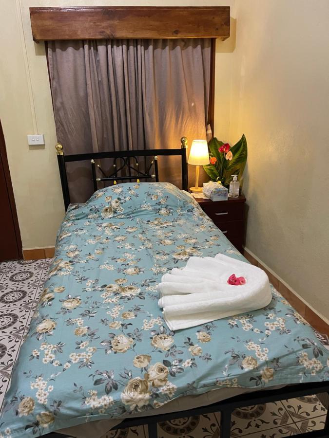 Janessa'S Dwellery Bed and Breakfast Port Vila Eksteriør billede